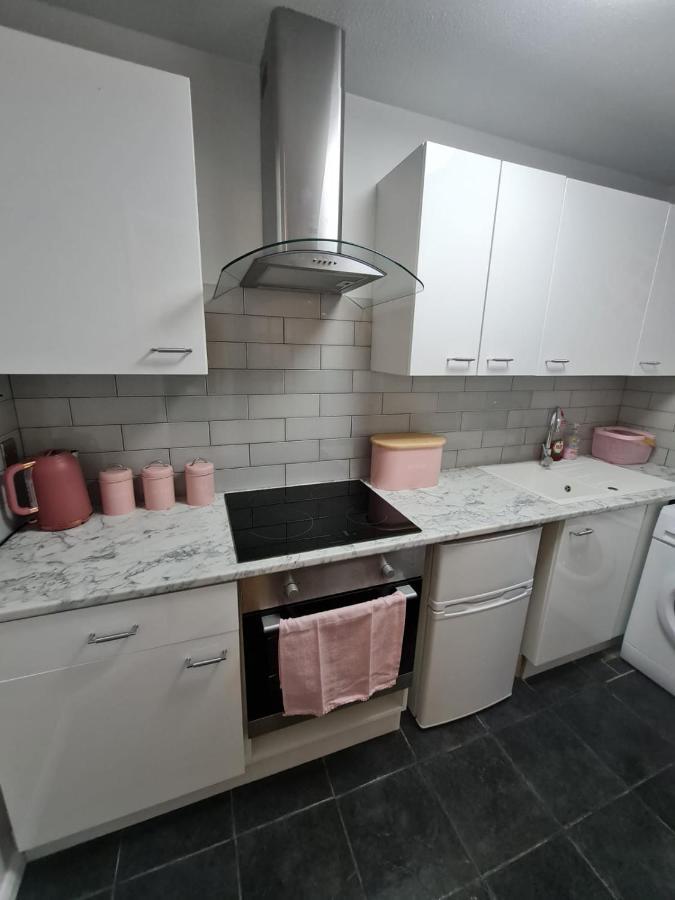 אינברנס Lovely 2 Bedroom Flat In Nice Inversness Area. מראה חיצוני תמונה